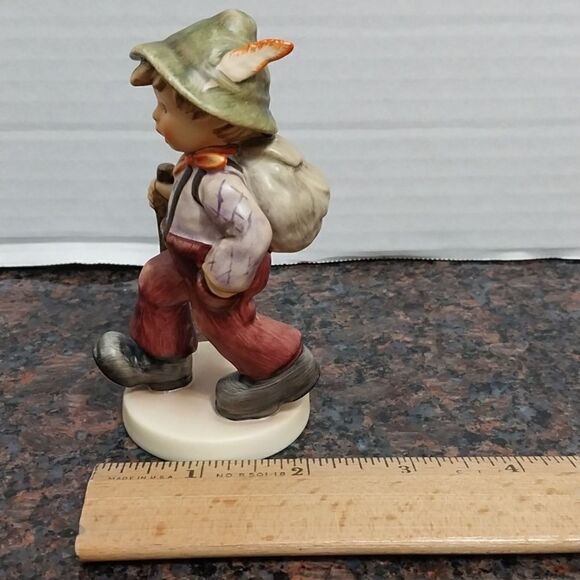 Goebel Figurine "Grandpa's Boy"...EUC - Picture 2 of 8